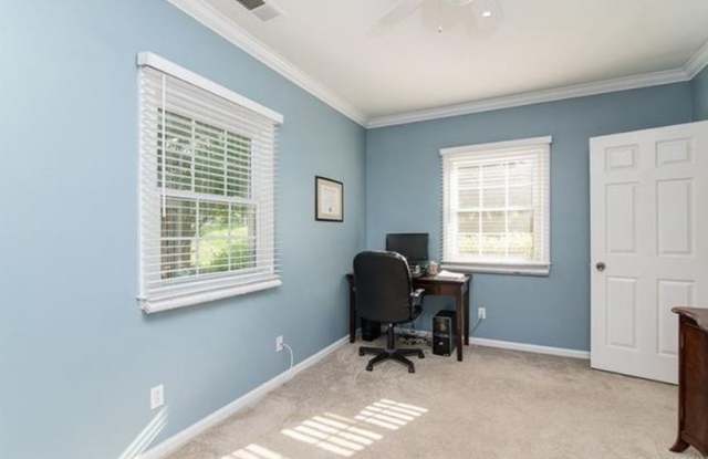 3206 Selwyn Farms Lane Apt. 4