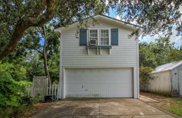 913 Front Street