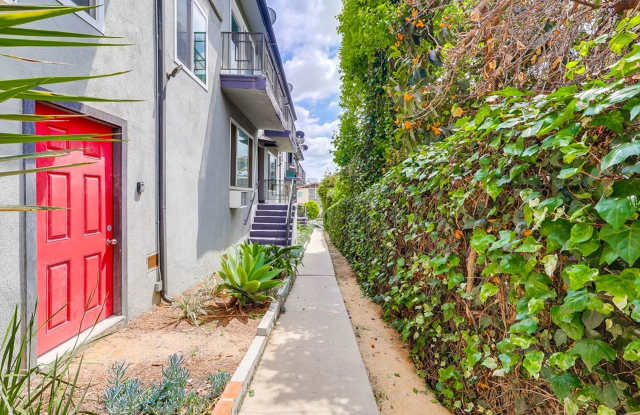 Stylish Mid‑Century Building in West Adams Park Tract