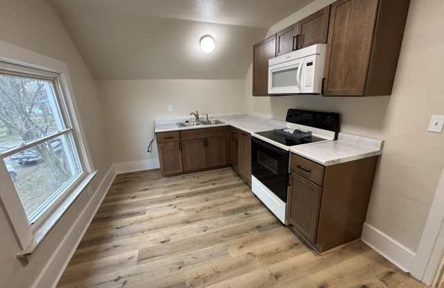 428 Ideal Street unit: 2