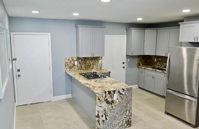 382 E Royal Palm Road