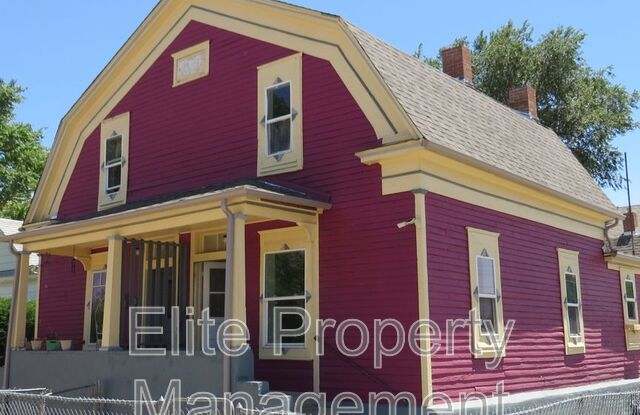 626 W 11th St