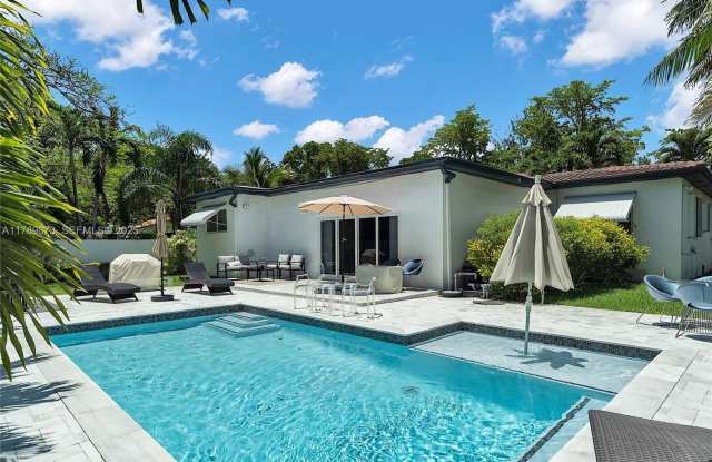 660 NE 121st Street 660, Biscayne Park, FL 33161