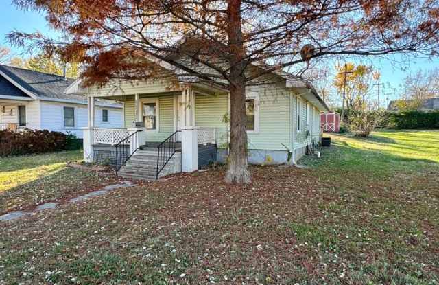 2 bedroom/1 bathroom