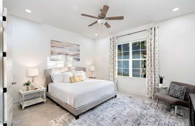 406 E Martial Avenue