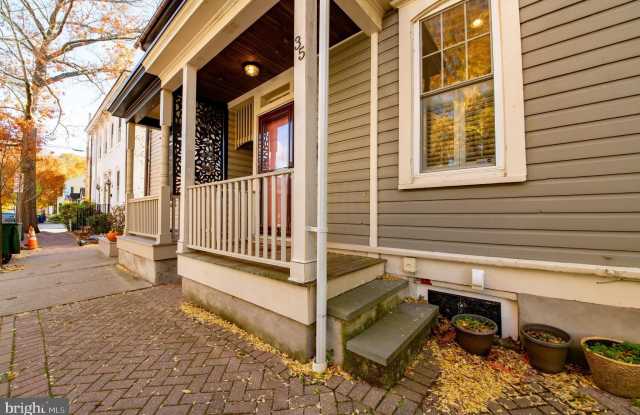 Photo of 35 DELAWARE Avenue