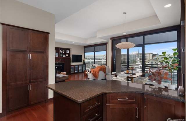 Top Floor Condo for rent!