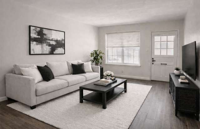 1 Bed / 1 Bath – All Bills Paid, Washer  Dryer Included, Tile Floors, Pool  Prime Location!