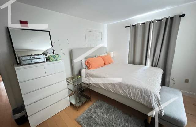 Photo of Huge 3 bed in theatre district