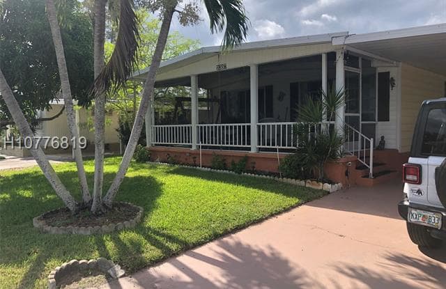 2357 SW 84th Ave - 2357 Southwest 84th Avenue, Davie, FL 33324