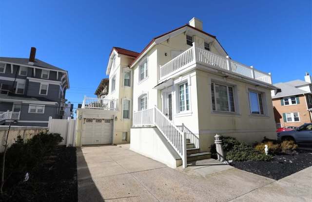 104 S Oakland Ave