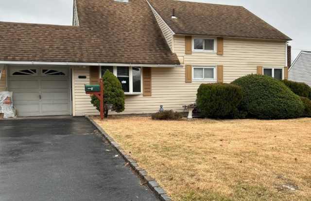 9 ARCADIA LN