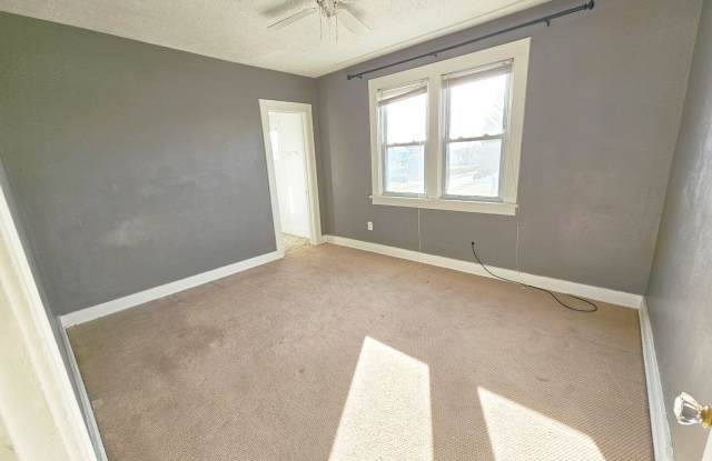 2401 Burnside Ave- Upstairs