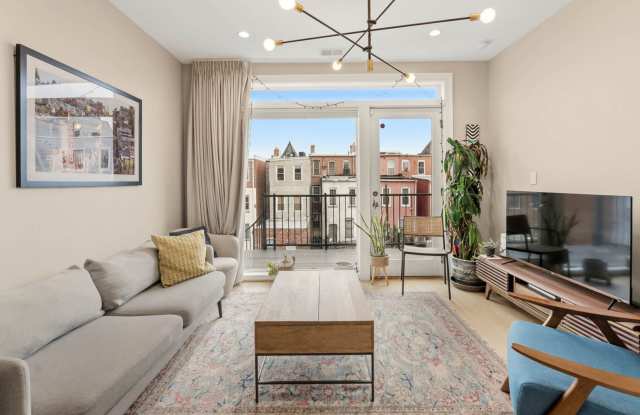 Mt Vernon Square Penthouse Condo
