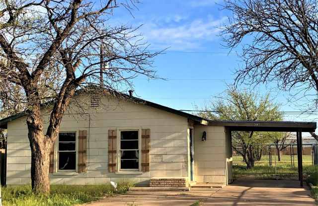 2403 E 5th Street