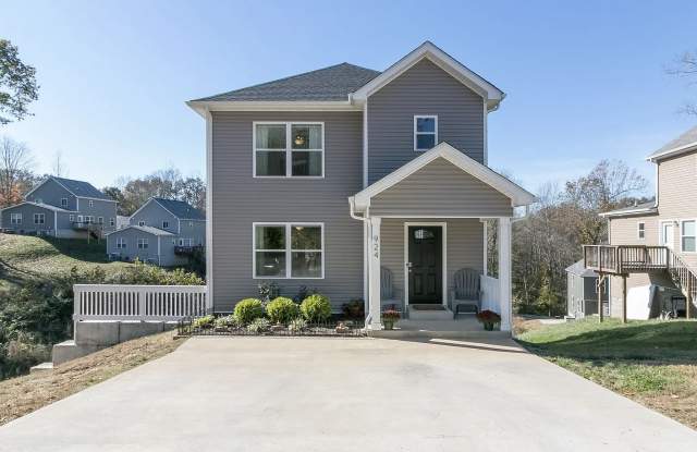 924 East Happy Hollow Drive