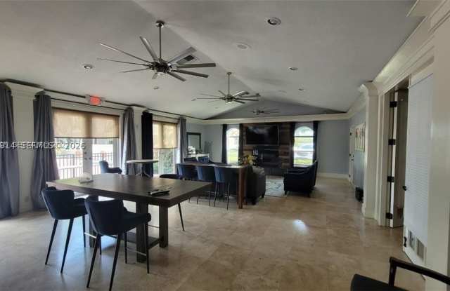 8871 Wiles Rd
