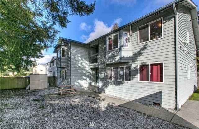7611 Ridgewood Dr