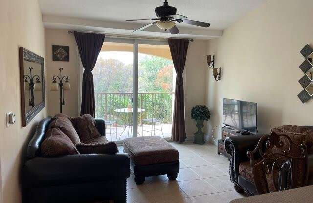 923 Villa Circle