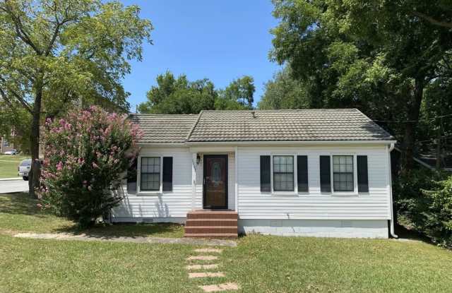 BEAUTIFUL HOME IN GREAT LOCATION!