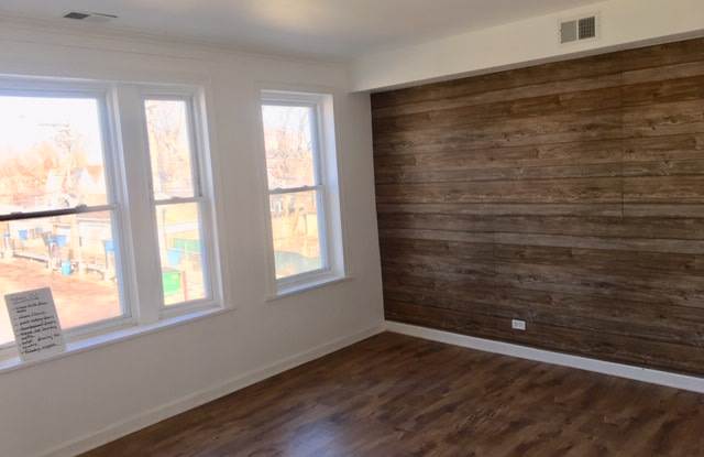 1607 Lawndale Avenue - 2N