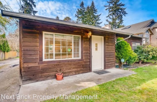 13727 39th Ave NE - 13727 39th Avenue Northeast, Seattle, WA 98125