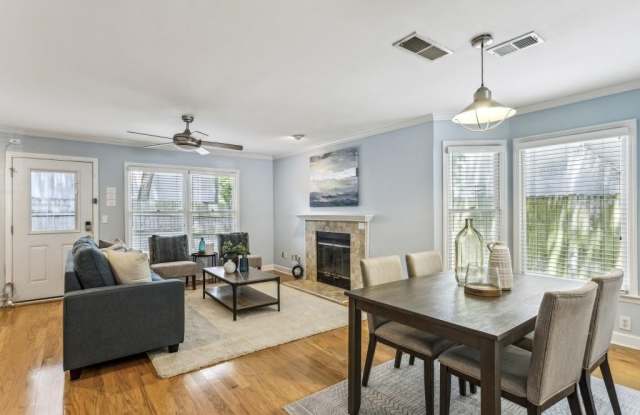 1002 Defoors Landing NW