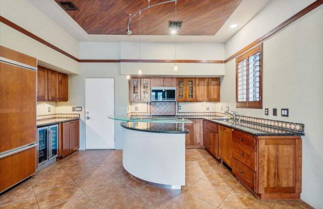 5256 South Overlook Trail