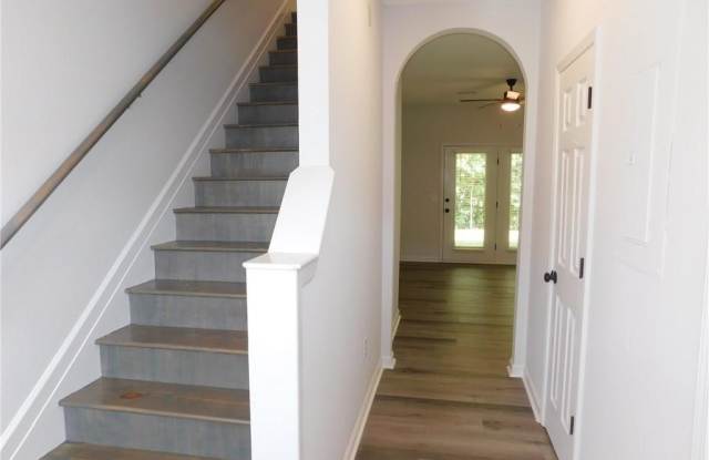 48 Mountain View Trail East