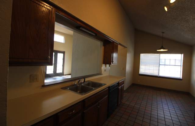 2100 Pebble Creek Blvd