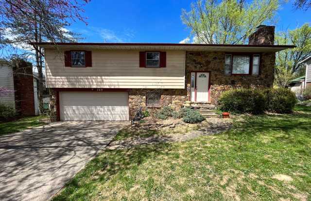 709 N Plymouth
