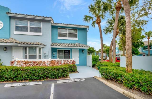 1016 E Jeffery Street unit: 1016