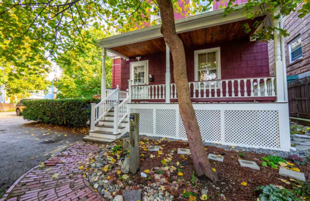12 Adella Pl.