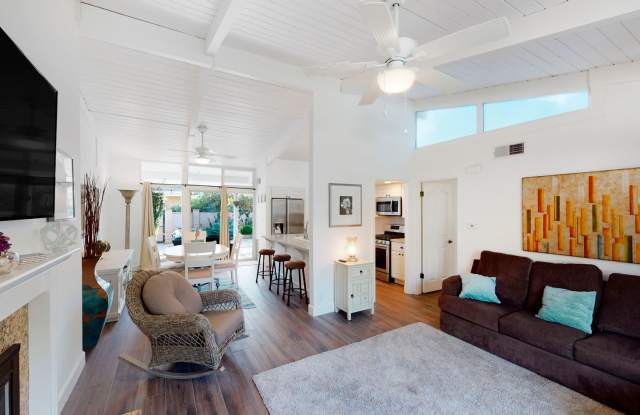Dana Point Three Bedroom -- short walk to the Lantern District (Del Prado), Marina and Doheny Beach