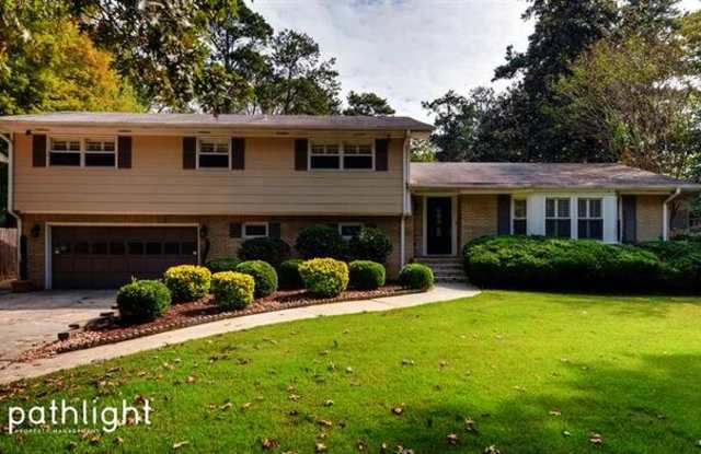 4475 North Peachtree Road