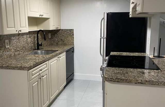 1455 Holly Heights Dr