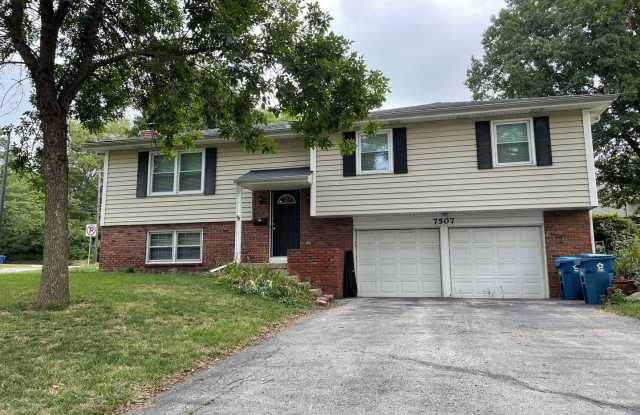 7507 Falmouth