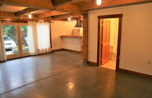 Photo of Extraordinary 2bed/2bath Loft in Historic Barn next door to Oregon State