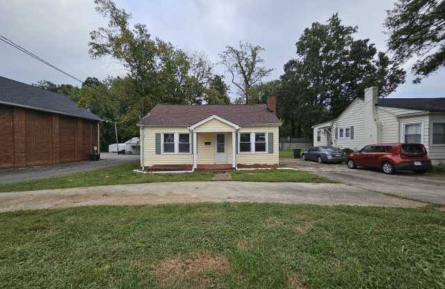 808 E Main St