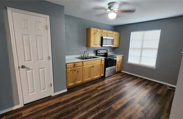 1733 Yale Street unit: 3