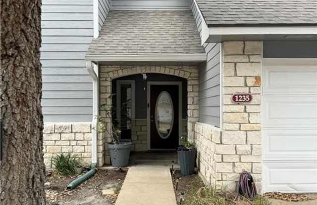 1235 Canyon Creek