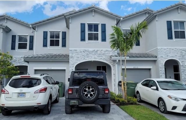 2611 SE 11th St - 2611 Southeast 11th Street, Homestead, FL 33035