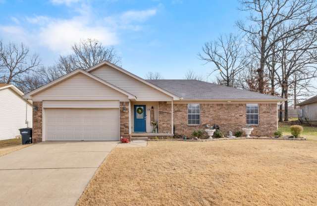 Fully furnished Sherwood Oasis - 118 Plumdale Drive, Sherwood, AR 72120