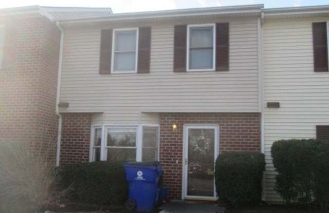 2 Bedroom, 2.5 Bath Townhouse