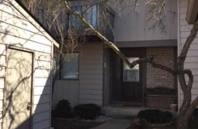 113 HARDING Court - 113 Harding Court, Vernon Hills, IL 60061