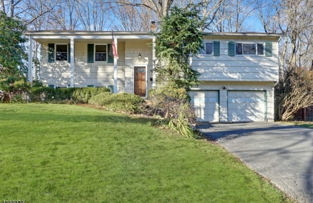 80 FERNDALE DR - 80 Ferndale Dr, Union County, NJ 07922