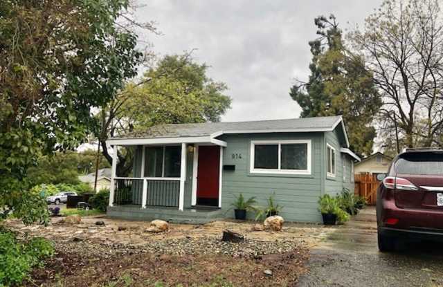 Charming 2 bedroom, 1 bath home near Sutter Street - 914 Bidwell Street, Folsom, CA 95630