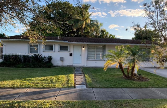 9520 SW 80th St - 9520 SW 80th St, Sunset, FL 33173