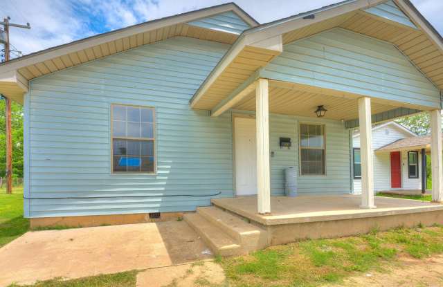629 N Ione