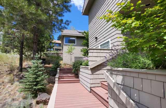 FULLY FURNISHED - 3 Bed 3 Full bath-office/bonus/craft room-walk to river